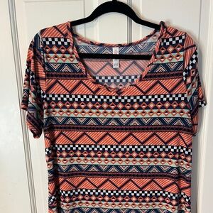 Lularoe Classic Tee shirt - Large